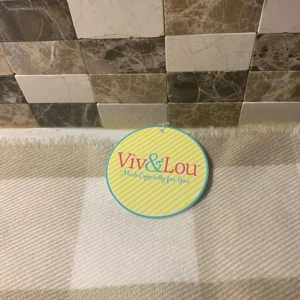 NWT Viv & Lou Scarf